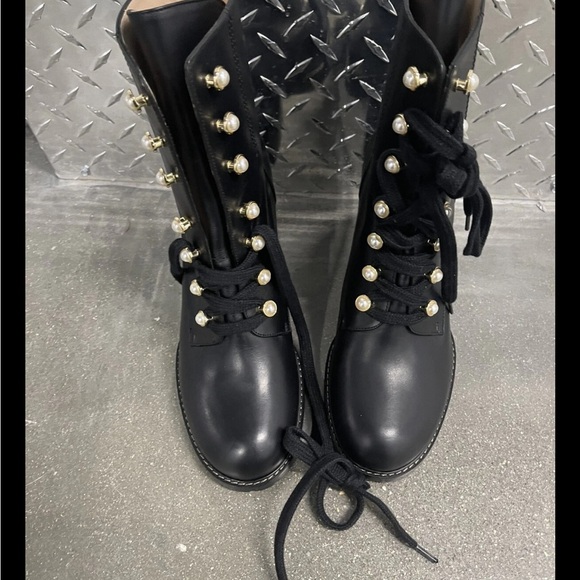 Stuart Weitzman Lace Up Combat Black & Pearl Leather Mid Calf Lug Boots Sz 9.5B - Picture 8 of 12
